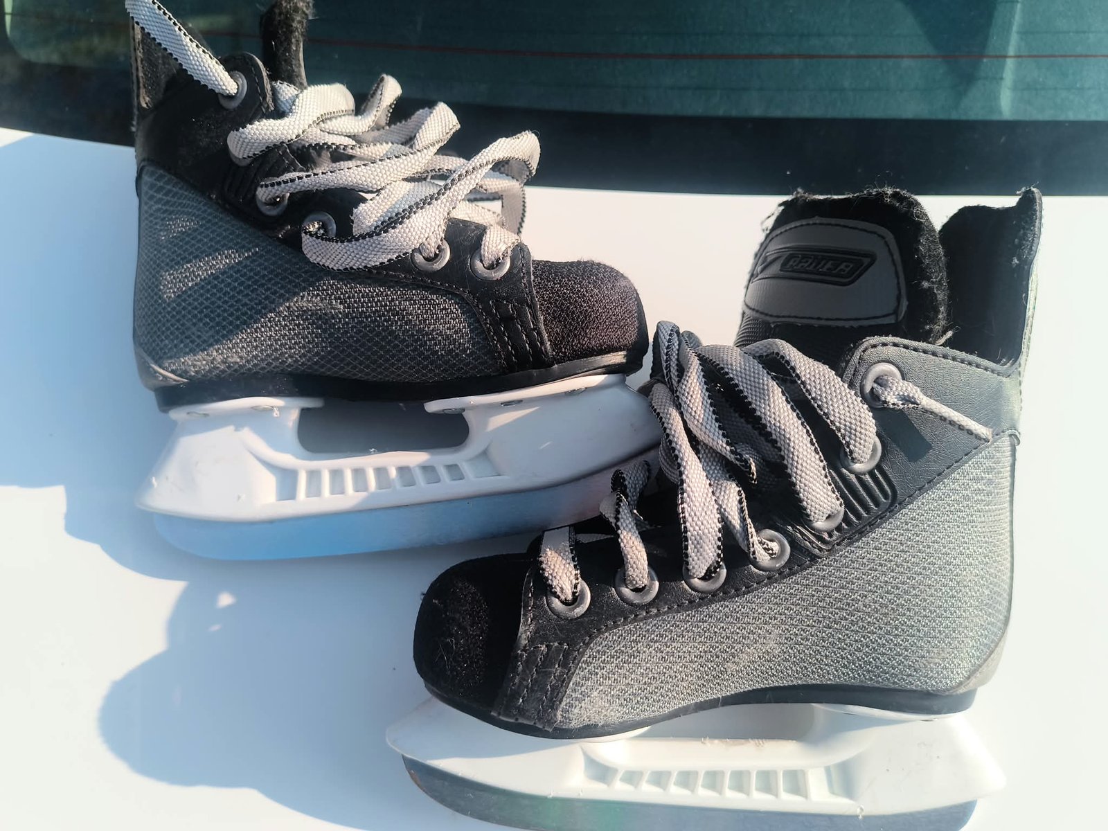 Size 8 kid skates