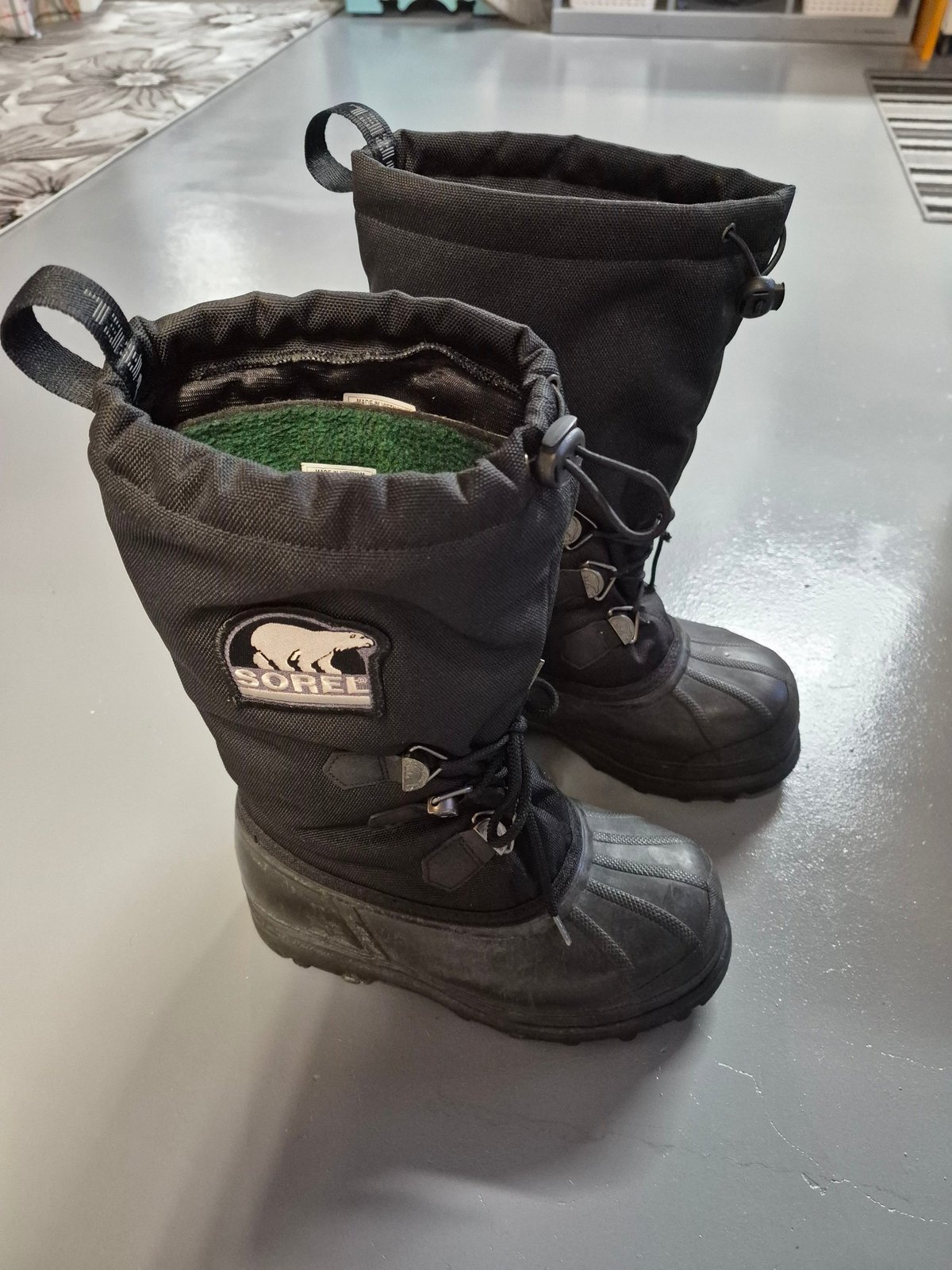 Pair of  Woman (size 7) and man(size 9) snowmobile  boots